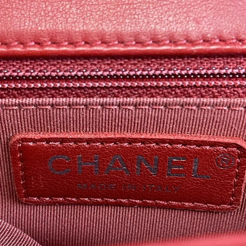 CHANEL Boy Flap Bag Quilted Calfskin New Medium Red Crossbody Bag